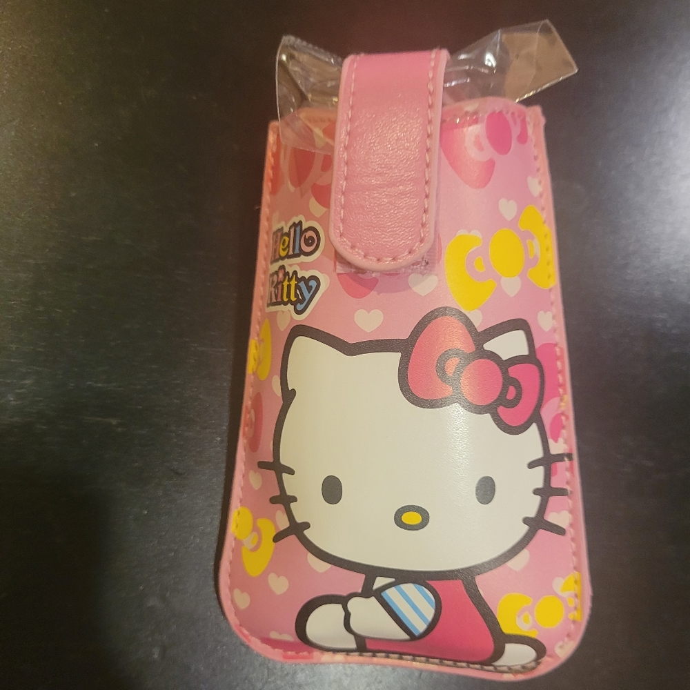Hello Kitty Foldable Comb + Free Pouch - Picture 2 of 9